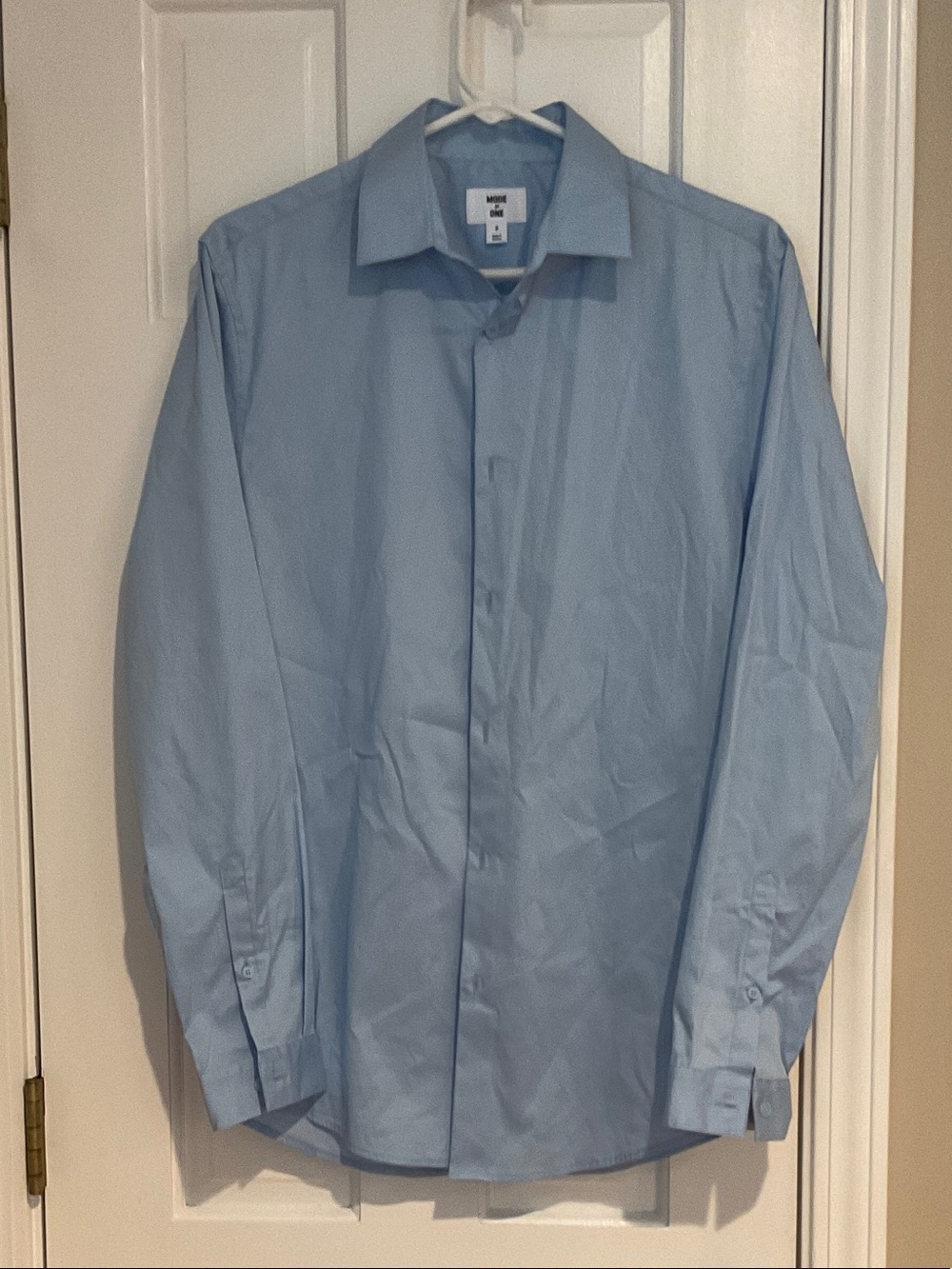 Men's Light Blue Long-Sleeve Dress Shirt — Modern Point Collar